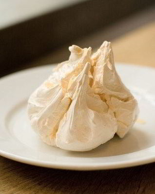 Безе с кардамоном