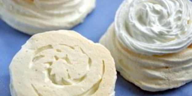 безе с ягодами