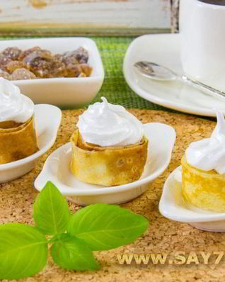 Блинчики с яблоками под Безе