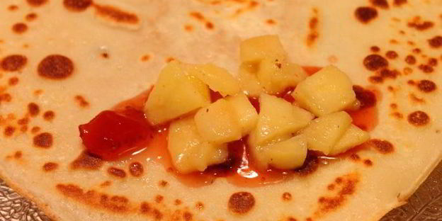 французские блинчики с яблоками и безе