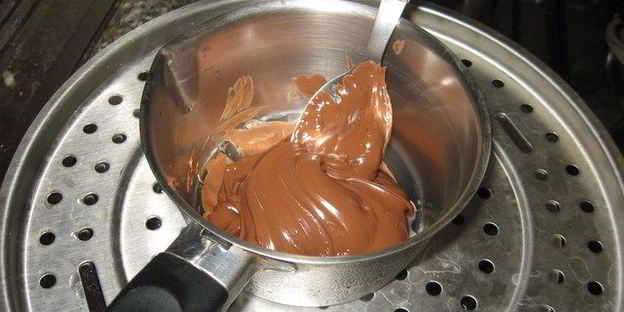 семифреддо с безе и шоколадной пастой