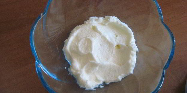 семифреддо с безе и шоколадной пастой