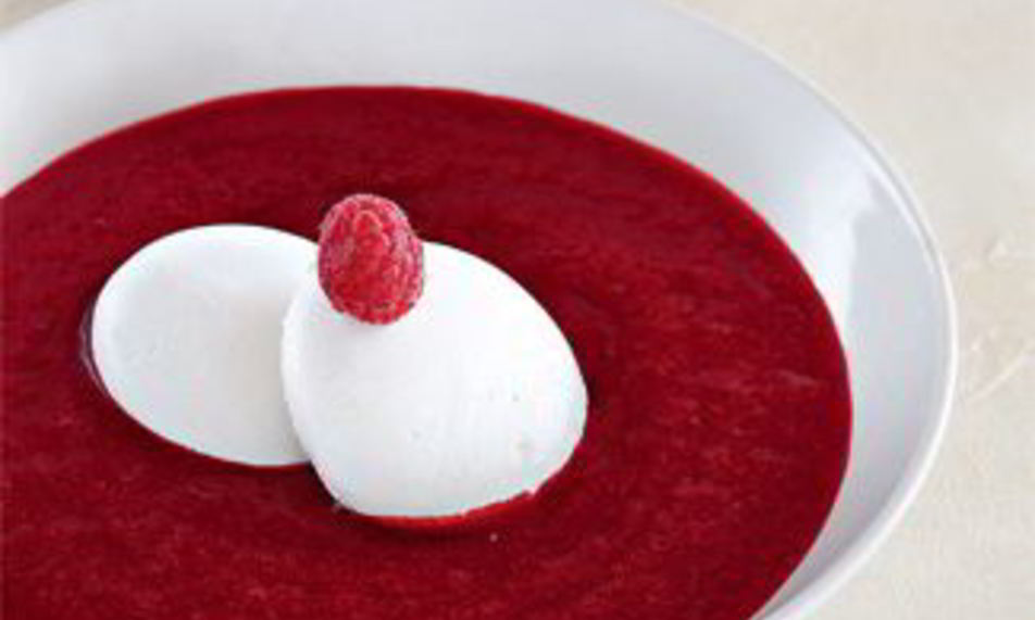 Рецепт супа из малины с безе