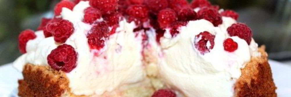 Торт-безе с малиной