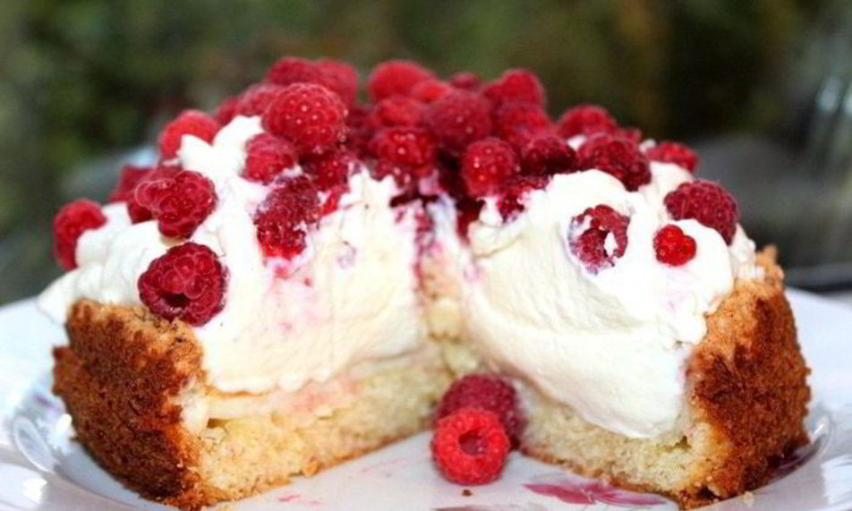 Рецепт торта-безе с малиной