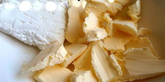 творожный рулет с безейной прослойкой