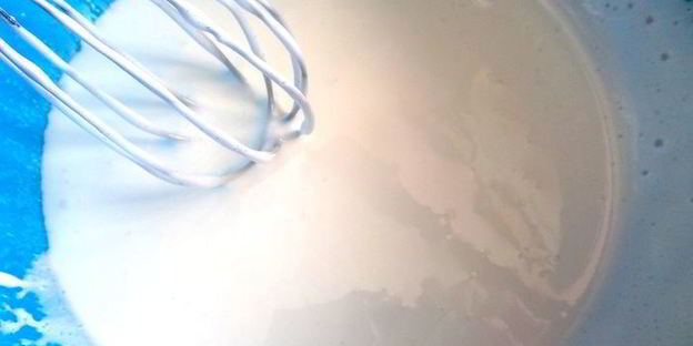 творожный рулет с безейной прослойкой