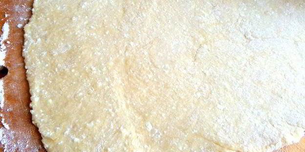 творожный рулет с безейной прослойкой