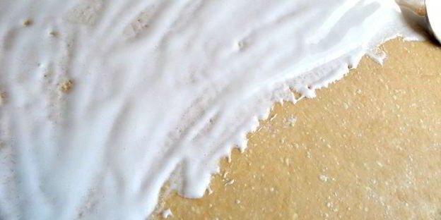 творожный рулет с безейной прослойкой