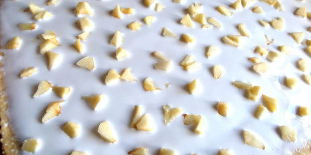 творожный рулет с безейной прослойкой