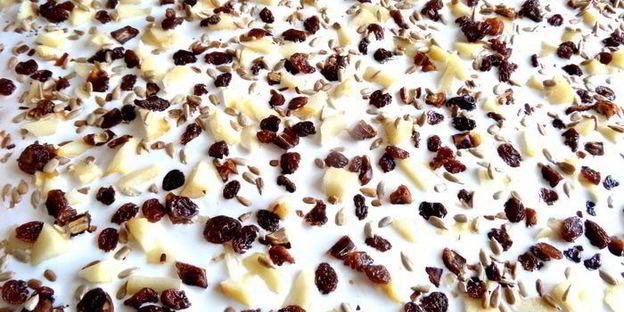 творожный рулет с безейной прослойкой