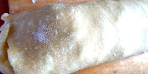 творожный рулет с безейной прослойкой