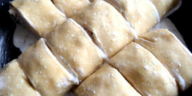 творожный рулет с безейной прослойкой