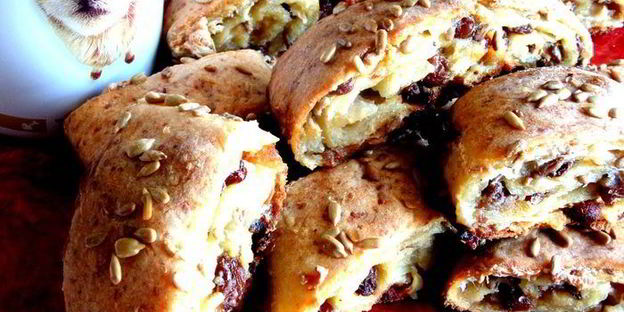 творожный рулет с безейной прослойкой