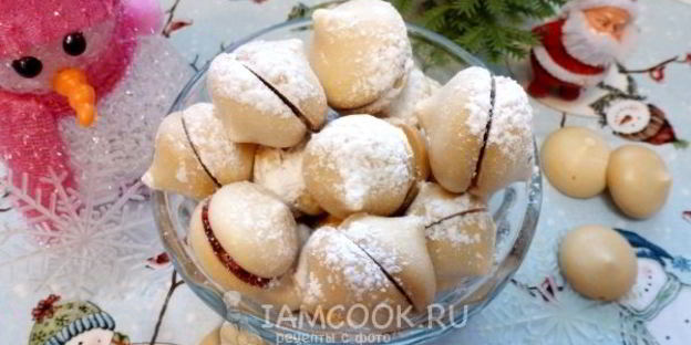 вегетарианское безе с малиной из нутового отвара