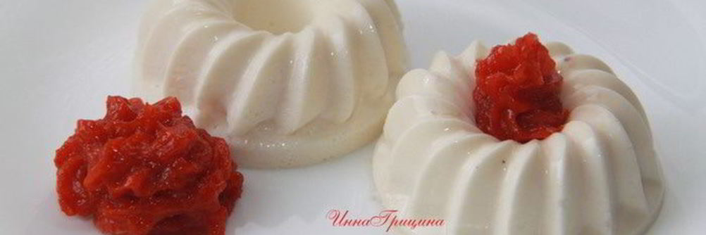 Бланманже с шиповниковым пюре