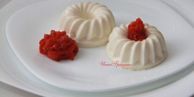 бланманже с шиповниковым пюре