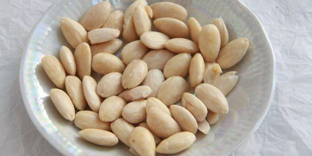 бланманже с шиповниковым пюре