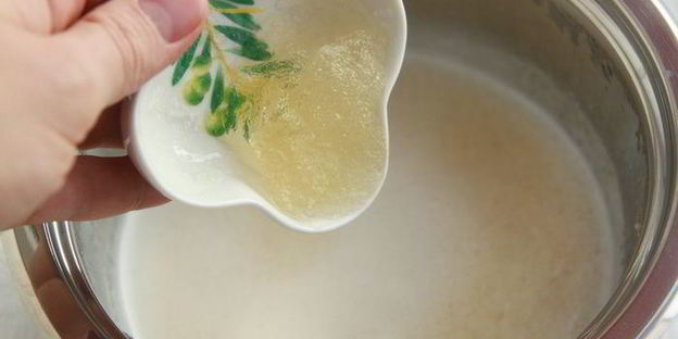 бланманже с шиповниковым пюре