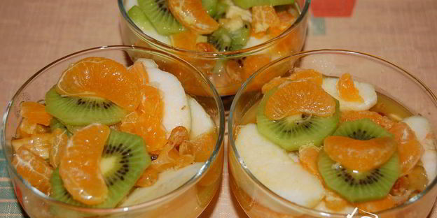 фрукты в имбирно-мятном сиропе