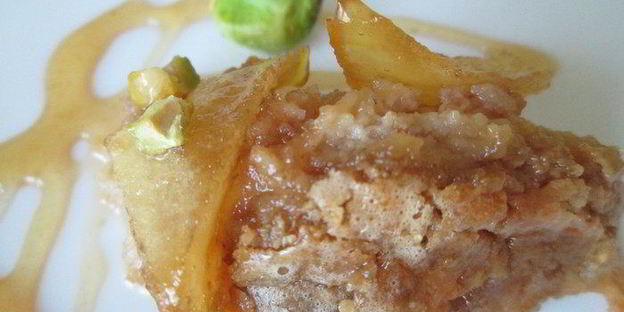 запеченные с халвой яблоки