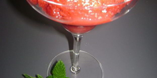 клубничный сорбет с мятным вкусом