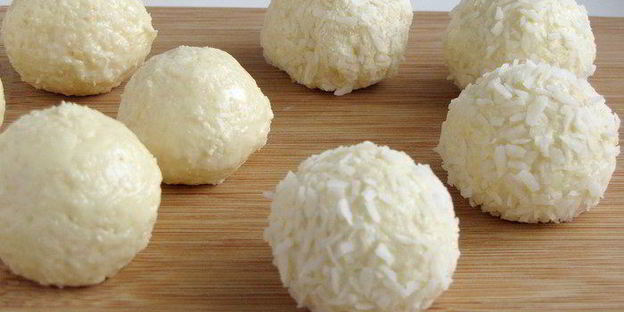 конфеты барфи с кешью и кедровыми орешками