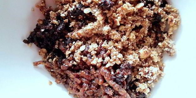 конфеты из чернослива в кокосовой стружке