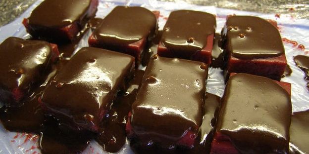 конфеты малиновые поцелуйчики