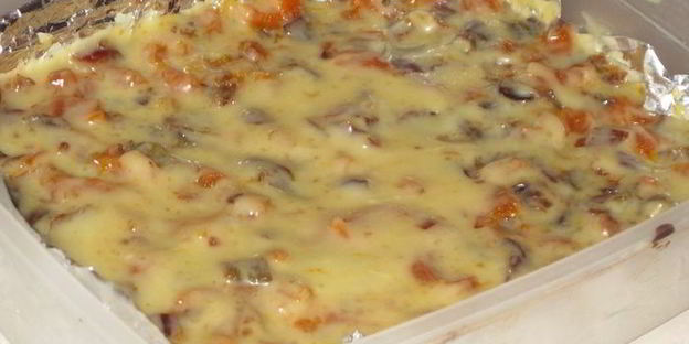 конфеты с двумя видами шоколада, с орехами и сухофруктами