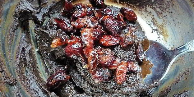 конфеты с вяленой вишней и отрубями