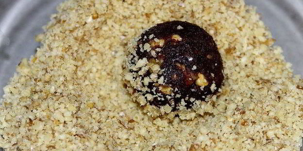 конфеты шоколадные с грецкими орехами и миндальным ликером