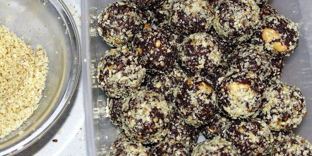 конфеты шоколадные с грецкими орехами и миндальным ликером