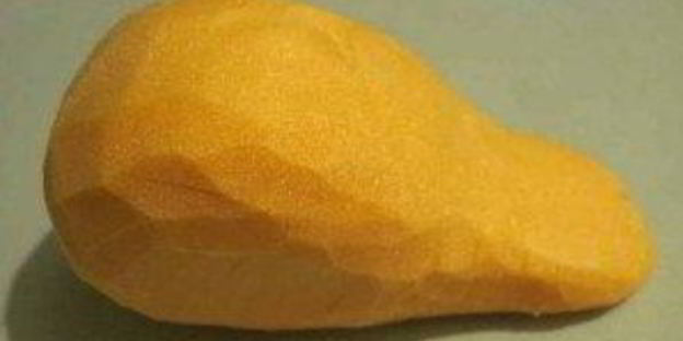 лебеди из конфет