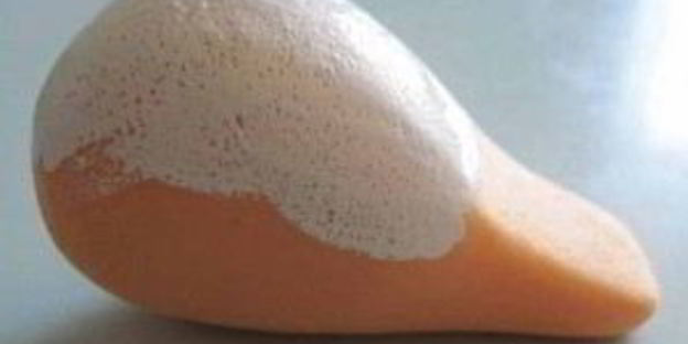 лебеди из конфет