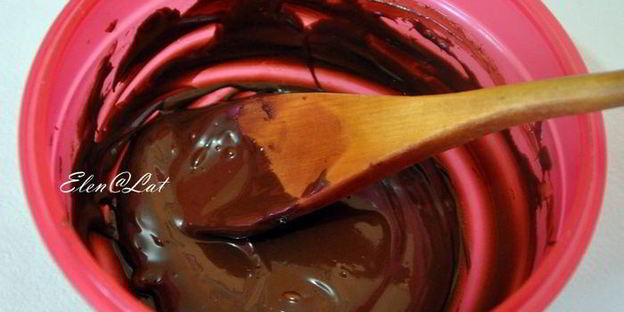 шоколадные конфеты с тыквенным кремом, мандариновым мармеладом и миндалем