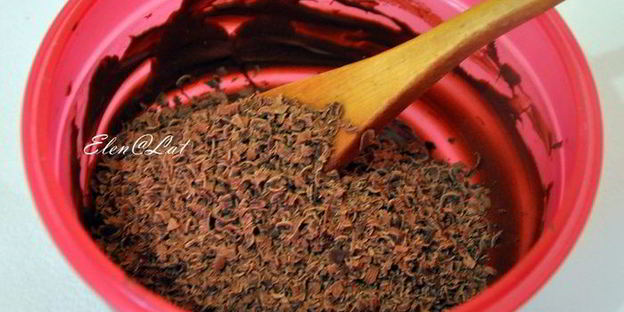 шоколадные конфеты с тыквенным кремом, мандариновым мармеладом и миндалем