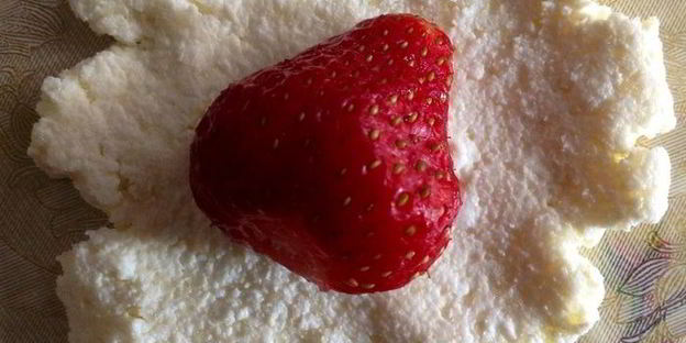 творожные конфеты с клубникой