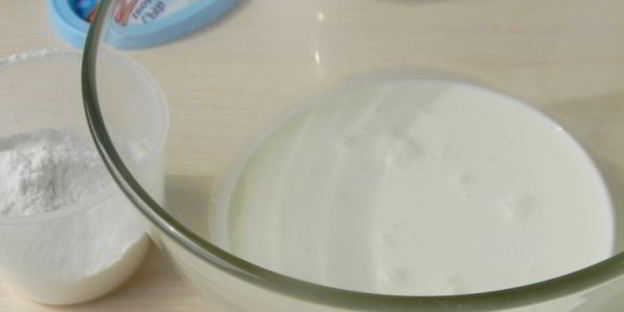 бисквитный рулет со сливочно-творожным кремом и глазурью