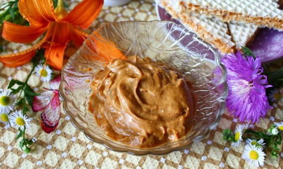 Рецепт крема для торта с вареной сгущенкой и маслом