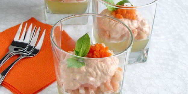 ланспик с кремом из форели и креветками