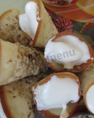 Ореховые трубочки с белковым кремом