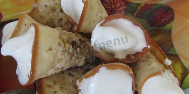 ореховые трубочки с белковым кремом