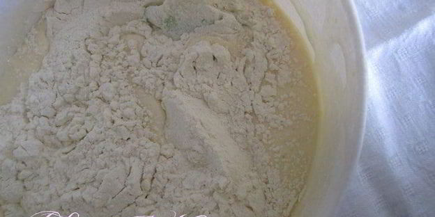 рулет с черешней и шоколадным кремом