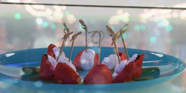 сырный крем с клубникой