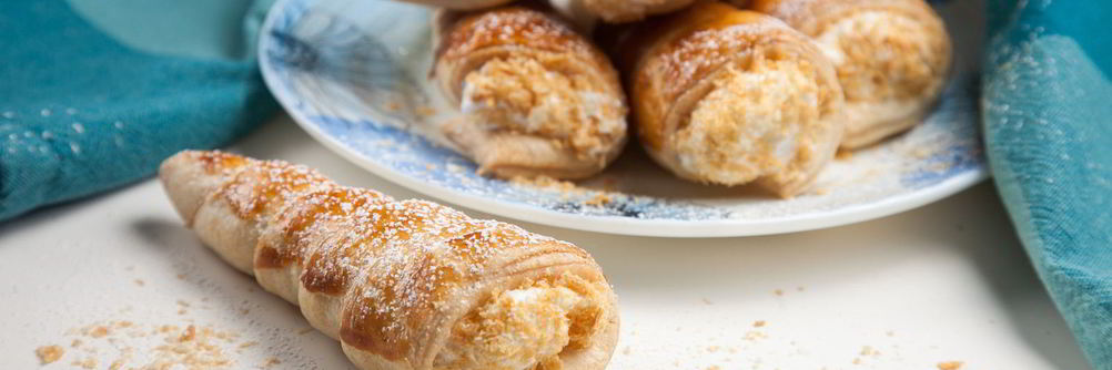 Трубочки с белковым кремом