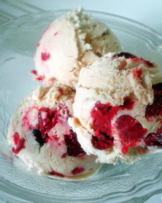 Вишневое крем-брюле с вишнями