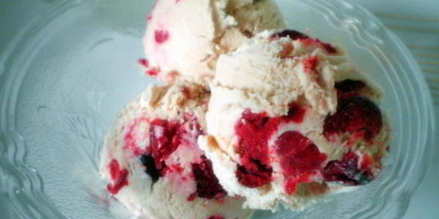 вишневое крем-брюле с вишнями