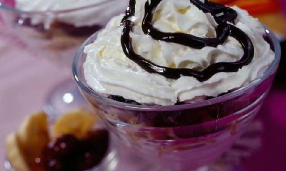 Рецепт легкого десерта в вазочке