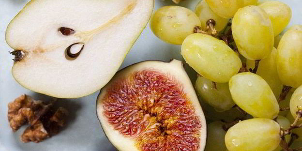 горгонзола с хлебом, медом и мармеладом